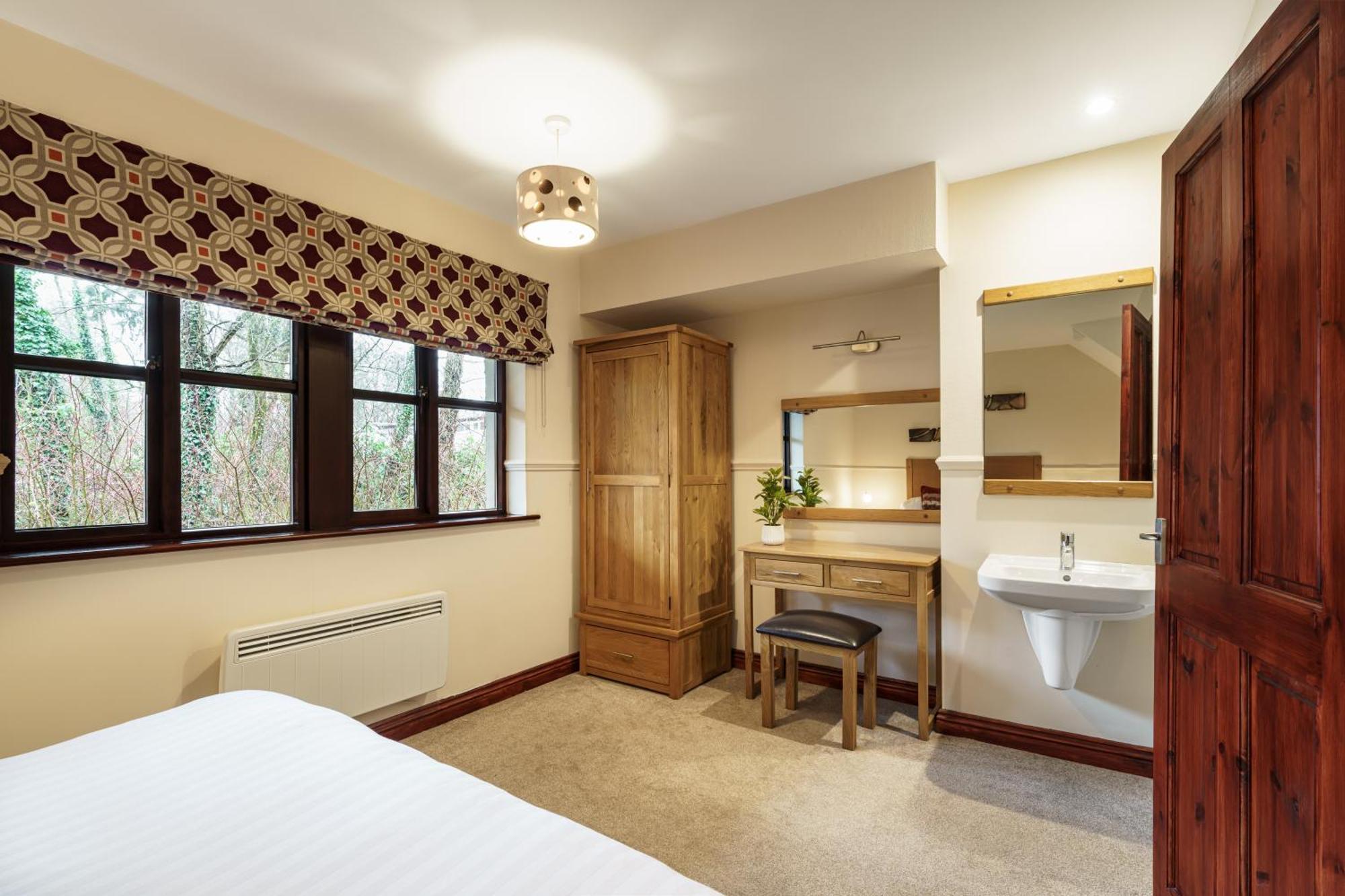 2 Bedroom Lake District Cottage At Windermere Marina Village Bowness-on-Windermere Eksteriør bilde